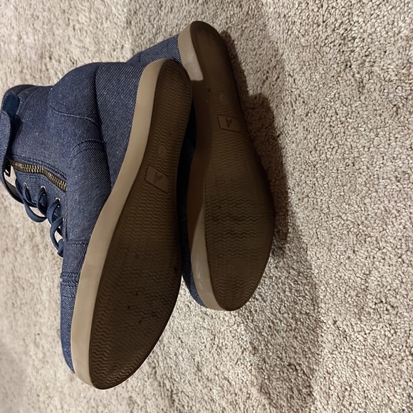 Platform construction style boots brand new only worn in the house - Picture 5 of 5